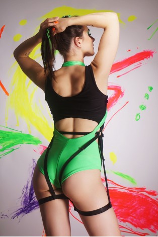 Suspenders pole dance shorts in juicy green, with elastic straps, back view