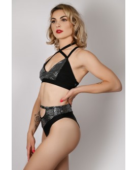 Sensual Shorts in black&silver – side view, sparkling sequin and lycra combination for photoshoots and dancewear styling