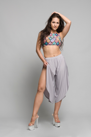 Boho pants in silver – flowing dance pants for pole dance, exotic pole, floorwork and belly dance, front view