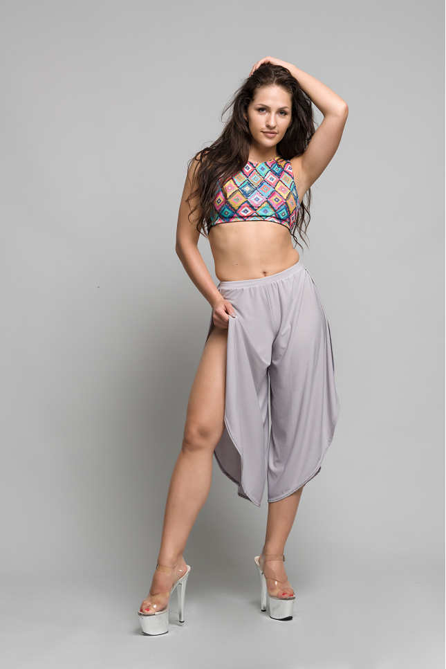 Boho pants in silver – flowing dance pants for pole dance, exotic pole, floorwork and belly dance, front view