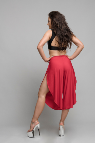 Boho pants in red – lightweight boho dance pants with elastic waistband, ideal for pole dance and high heels, back view