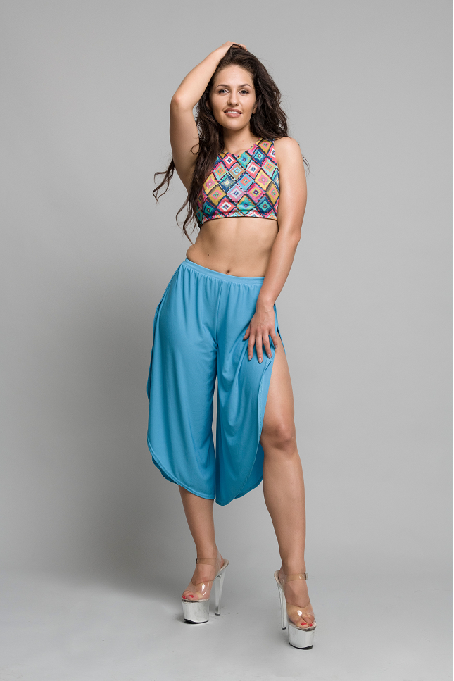 Boho pants in azure – flowing dance pants for pole dance, exotic pole, floorwork and belly dance, front view