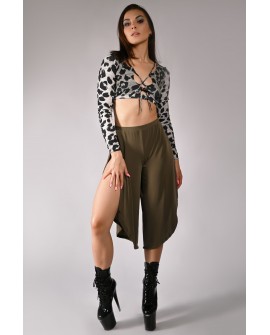 Boho pants in olive – flowing dance pants for pole dance, exotic pole, floorwork and belly dance, front view