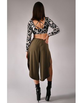 Boho pants in olive – lightweight boho dance pants with elastic waistband, ideal for pole dance and high heels, back view