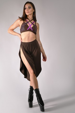 Boho pants in brown – flowing dance pants for pole dance, exotic pole, floorwork and belly dance, front view