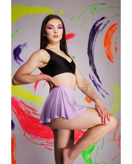 Boho shorts in lilac – side view with airy silhouette and lightweight fabric