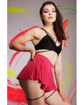 Boho shorts in hot pink– side view with airy silhouette and lightweight fabric