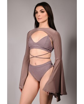 Yoga Top Wren in light brown, side view – lightweight flowing sleeves