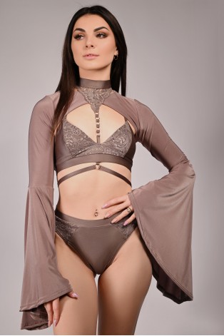 Yoga Top Wren in light brown, front view – wide flowing sleeve spread in motion