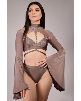 Yoga Top Wren in light brown, front view – wide flowing sleeve spread in motion