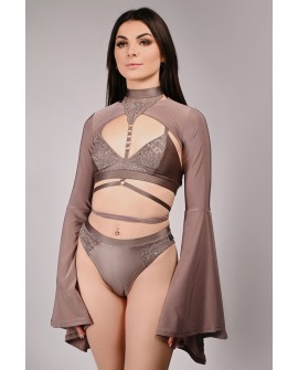 Yoga Top Wren in light brown front view – flowing sleeve dance top