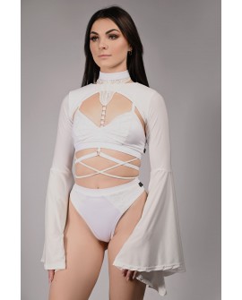 Yoga Top Wren in off white front view – flowing sleeve dance top