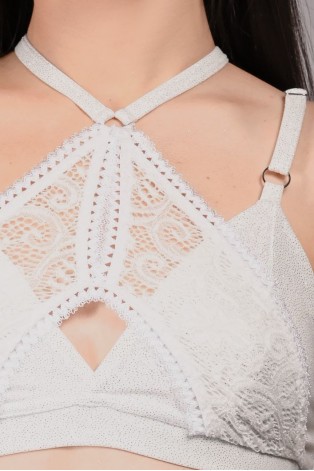 Glittery Queen Top detail in off-white – close-up of glitter fabric and premium lace