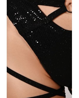 siren shorts in black, detail adjustable thigh straps close up