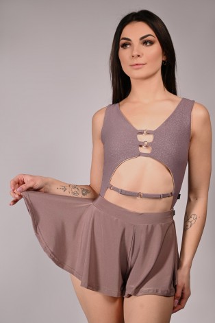 Glittery Chic bodysuit in light brown with detachable chains and cut-out front, front view, stylized with boho shorts