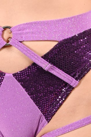 siren shorts in dusty violet, detail adjustable thigh straps close up