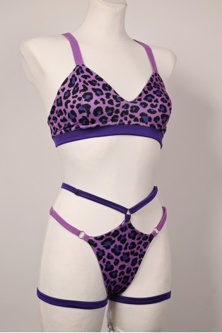 Caro Line Leopard Purple pole dance set with purple leopard print top and detachable thigh straps